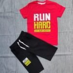 Σετ κοντομάνικη μπλούζα βερμούδα RUN HARD