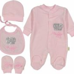 Βρεφικό σετ 4 τεμάχια ροζ ολόσωμο φορμάκι κεντημένο Princeςς με κορώνα με ασημί στρας με σαλιάρα με το ίδιο κέντημα με σκουφάκι και γαντάκια με ροζ κορδέλα 100% βαμβακερό