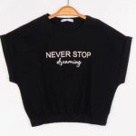Κοντομάνικο μαύρο crop top 100% βαμβακερό Never stop dreaming